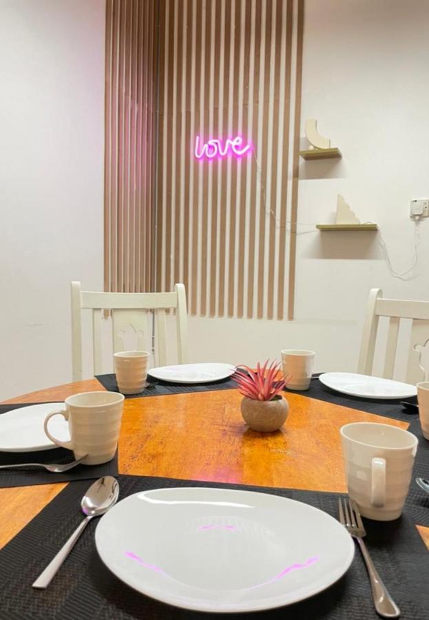 Вилла Demuji 4Br 10Pax 3Min To Ecm Kcm, Ps4 Куантан Экстерьер фото
